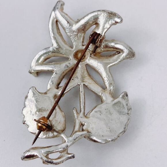 Mid Century AB Rhinestone Floral Brooch Silver Tone Textured Metal Vintage Pin - Picture 4 of 11